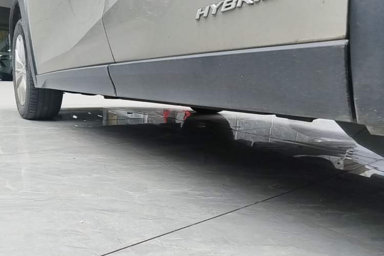Used Lexus UX 2020 260h Explore & Adventure Edition Left Side Sill