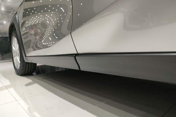 Used Lexus UX 2020 200 Special Edition Left Side Sill