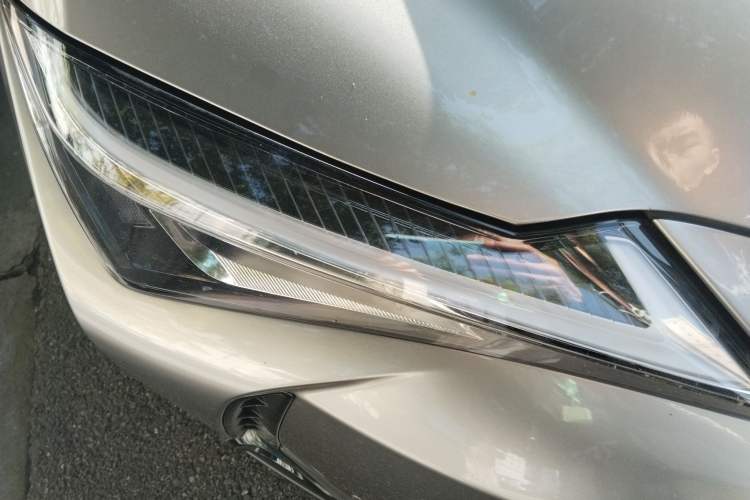 Used Lexus UX 2020 260h Explore & Adventure Edition Right Front Headlight