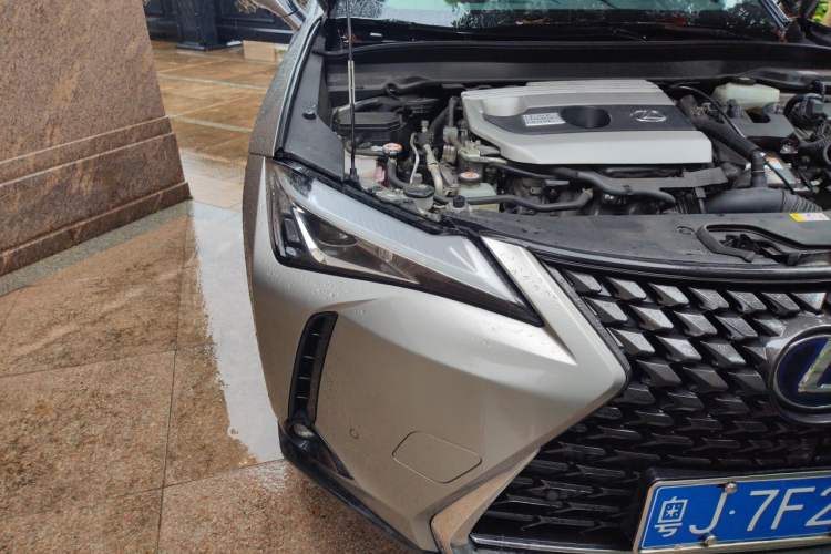 Used Lexus UX 2020 260h Explore & Adventure Edition Right Front Headlight