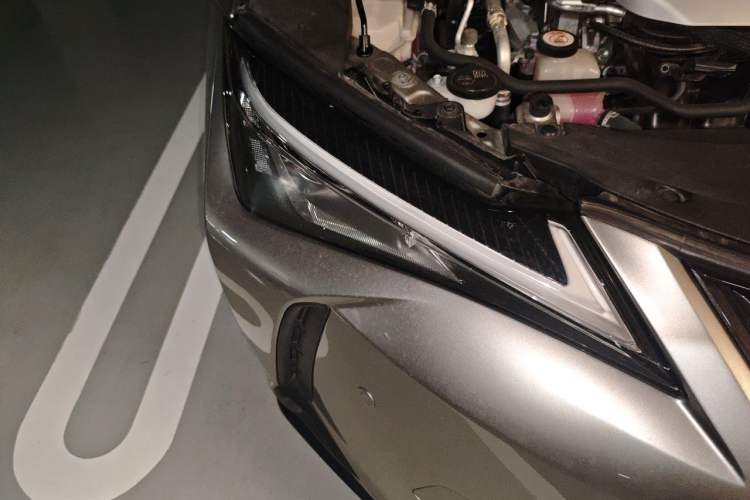 Used Lexus UX 2020 260h Explore-Cool Edition Right Front Headlight