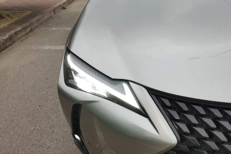 Used Lexus UX 2020 260h Explore & Adventure Edition Right Front Headlight