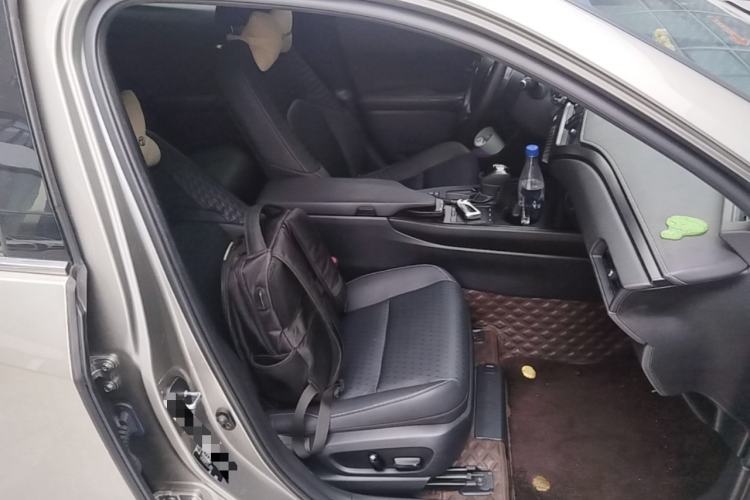 Used Lexus UX 2020 260h Explore & Adventure Edition Right Front Seat