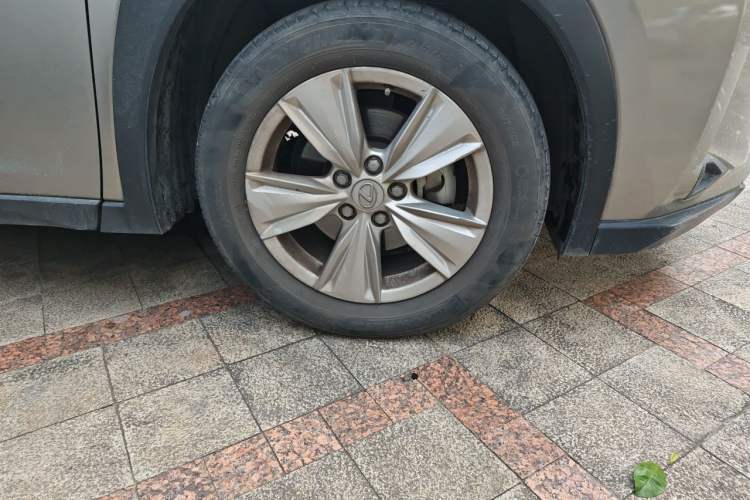 Used Lexus UX 2020 200 Special Edition Right Front Wheel Hub