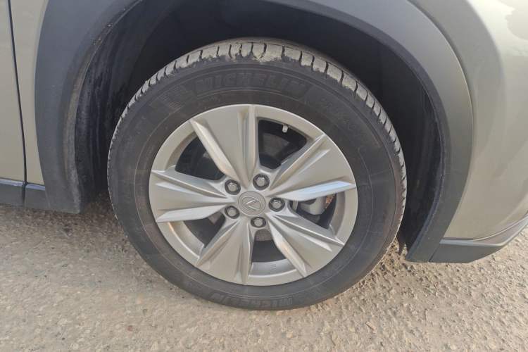 Used Lexus UX 2020 260h Explore & Adventure Edition Right Front Wheel Hub