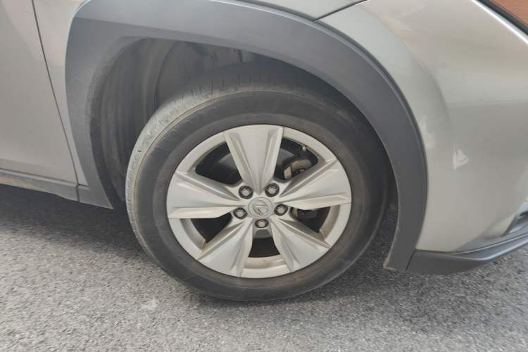 Used Lexus UX 2020 260h Explore-Cool Edition Right Front Wheel Hub