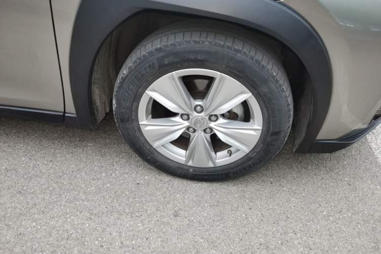 Used Lexus UX 2020 260h Explore & Adventure Edition Right Front Wheel Hub