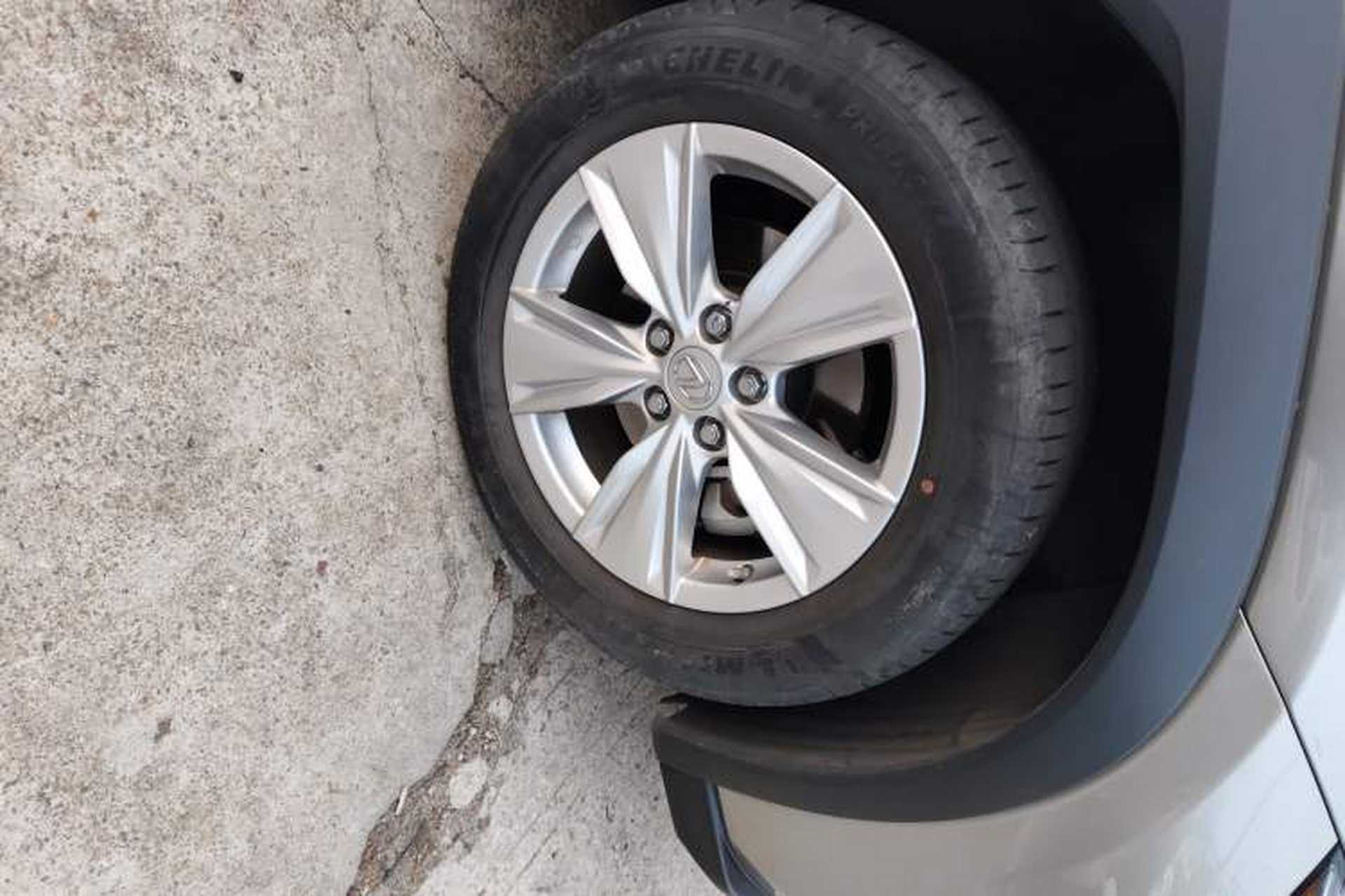 Used Lexus UX 2020 260h Explore-Cool Edition Right Front Wheel Hub