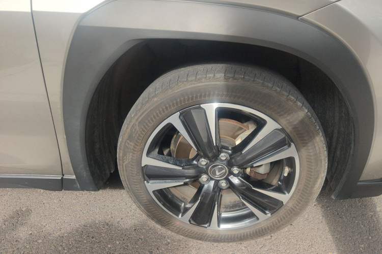 Used Lexus UX 2020 260h Explore & Enjoy Edition Right Front Wheel Hub