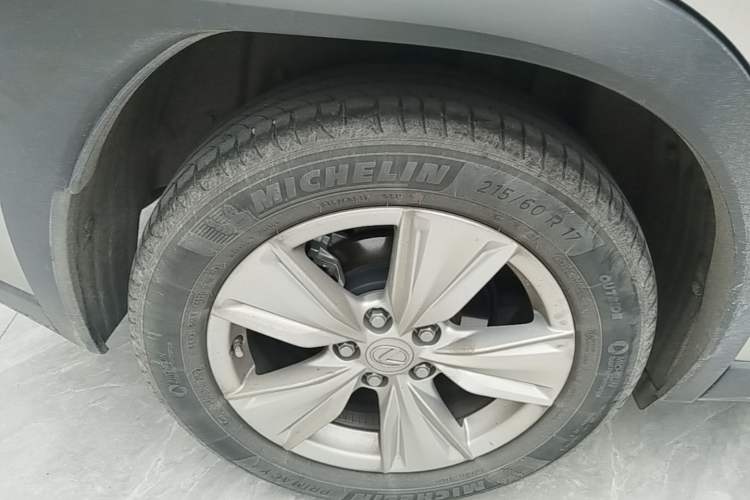 Used Lexus UX 2020 260h Explore & Adventure Edition Right Rear Wheel Hub