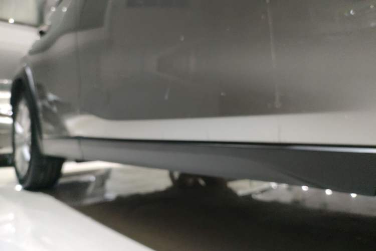 Used Lexus UX 2020 200 Special Edition Right Side Sill