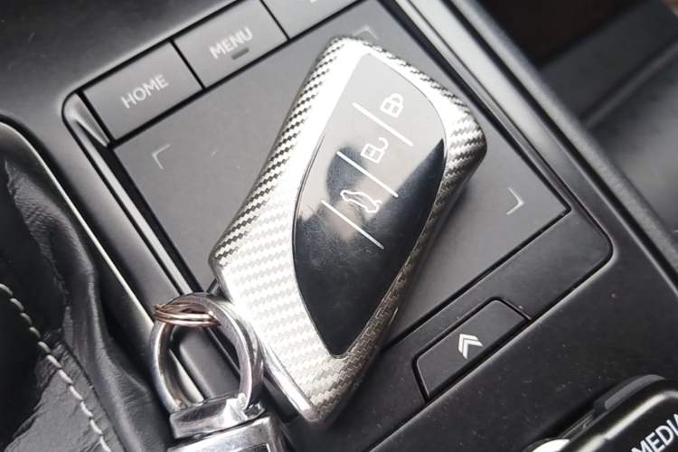 Used Lexus UX 2020 260h Explore & Adventure Edition Vehicle Key