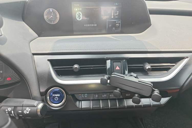 Used Lexus UX 2020 260h Explore & Adventure Edition Audio And AC Panel