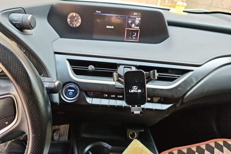 Used Lexus UX 2020 260h Explore-Cool Edition Audio And AC Panel