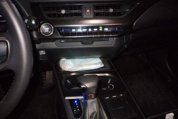 Used Lexus UX 2020 200 Special Edition Audio And AC Panel