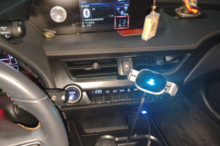 Used Lexus UX 2020 260h Explore & Adventure Edition Audio And AC Panel