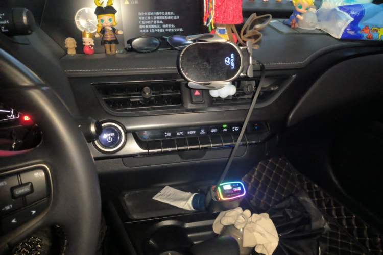 Used Lexus UX 2020 260h Explore & Adventure Edition Audio And AC Panel