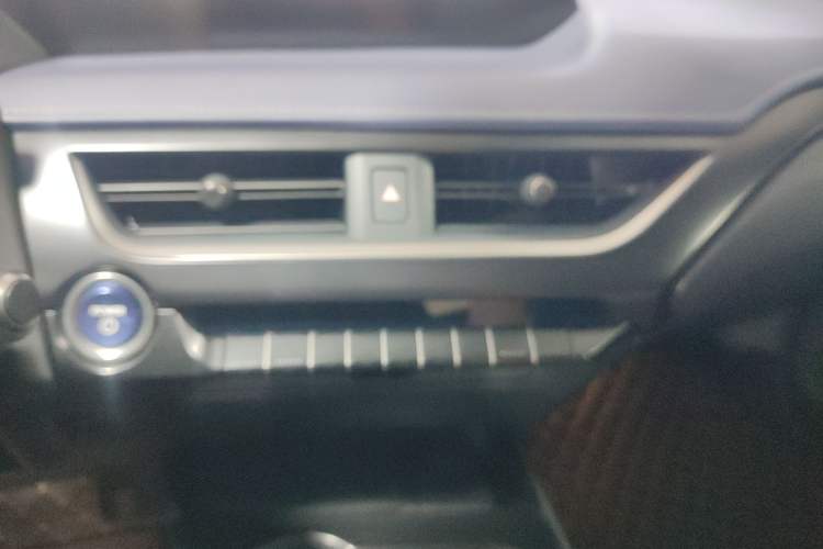 Used Lexus UX 2020 260h Explore-Cool Edition Audio And AC Panel