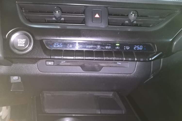 Used Lexus UX 2020 200 Special Edition Audio And AC Panel