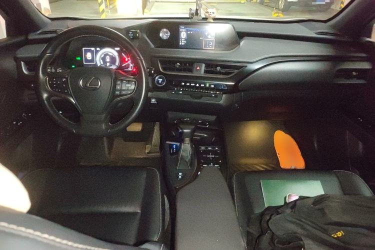 Used Lexus UX 2020 260h Explore & Adventure Edition Center Console