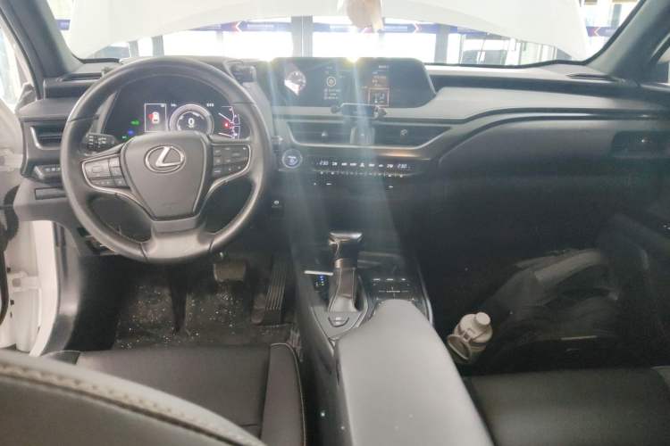 Used Lexus UX 2020 260h Explore & Adventure Edition Center Console