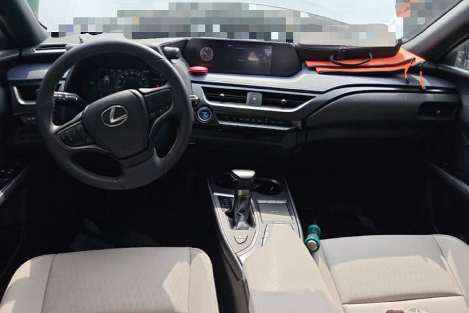 Used Lexus UX 2020 260h Explore-Cool Edition Center Console