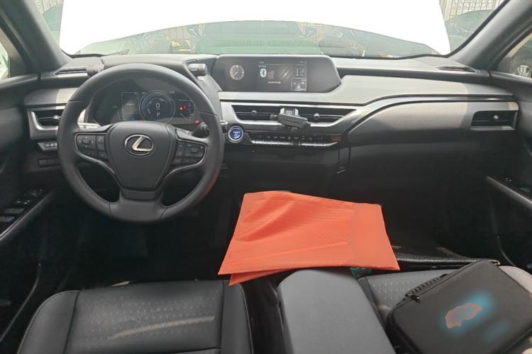 Used Lexus UX 2020 260h Explore & Adventure Edition Center Console