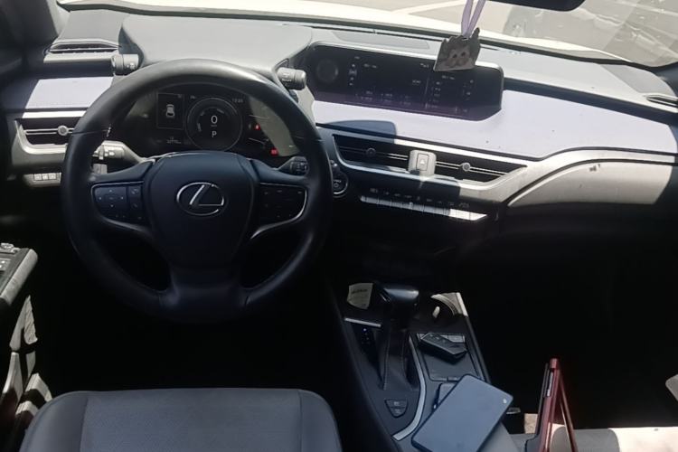 Used Lexus UX 2020 260h Explore & Enjoy Edition Center Console