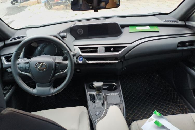 Used Lexus UX 2020 260h Explore-Cool Edition Center Console