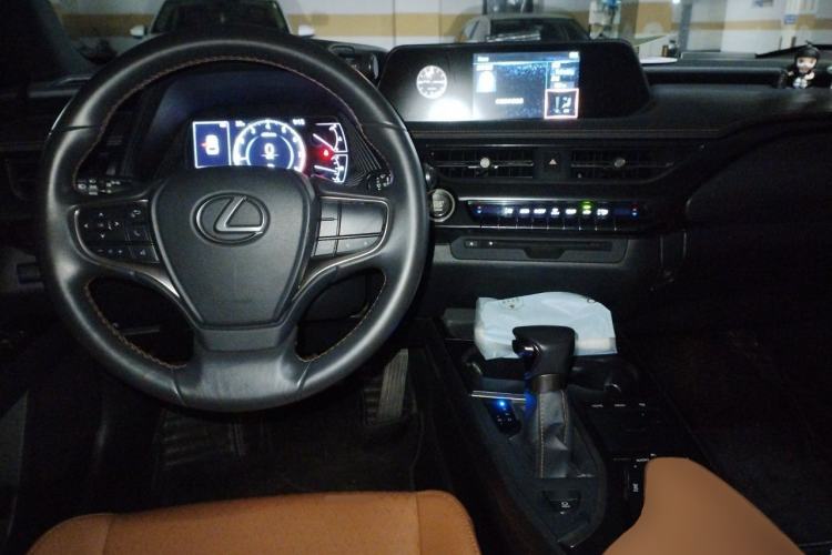 Used Lexus UX 2020 200 Special Edition Center Console