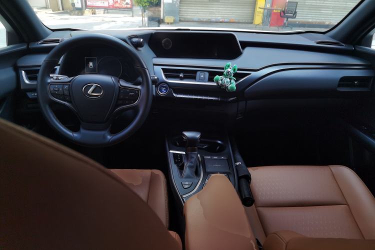 Used Lexus UX 2020 260h Explore & Adventure Edition Center Console
