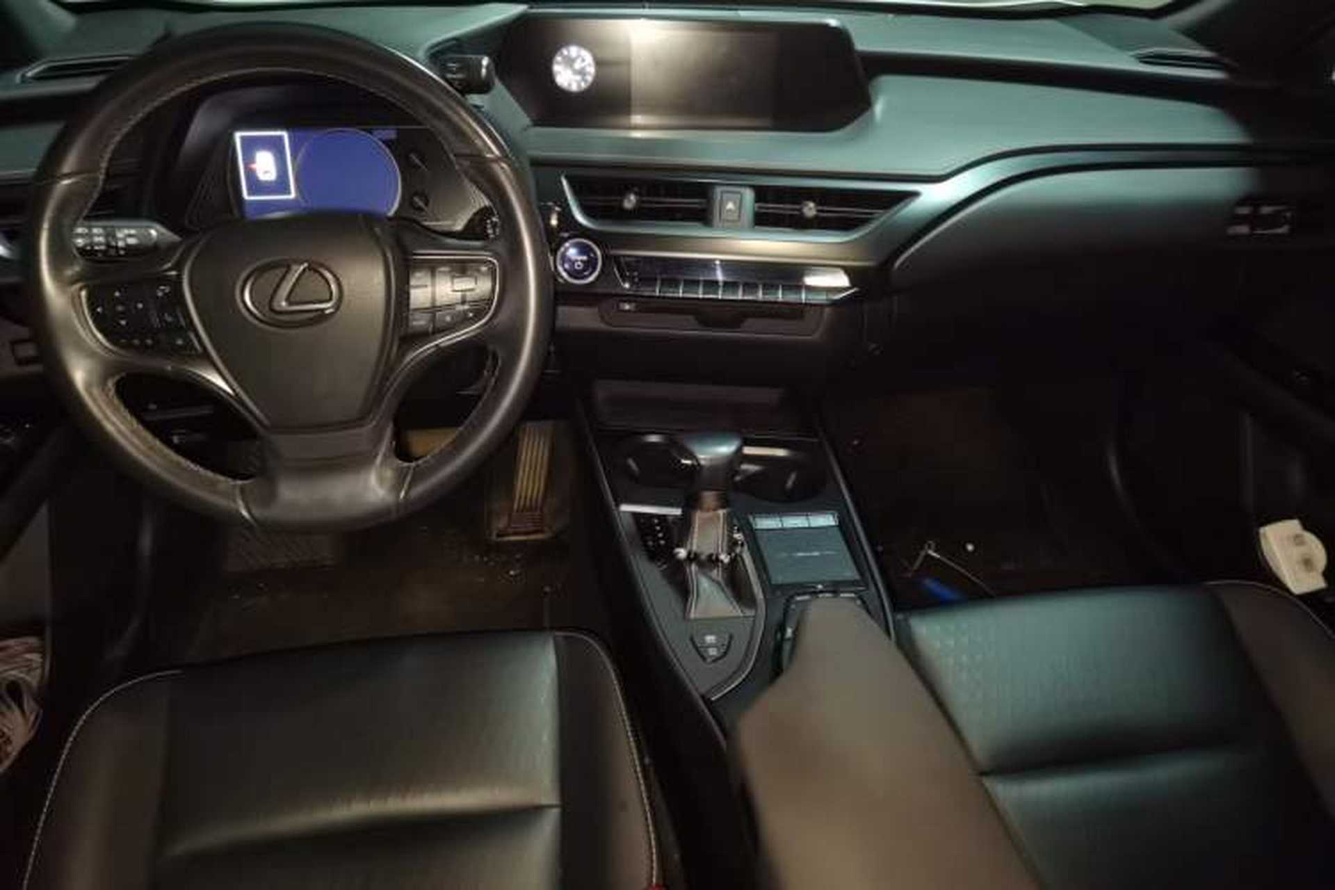 Used Lexus UX 2020 260h Explore & Adventure Edition Center Console