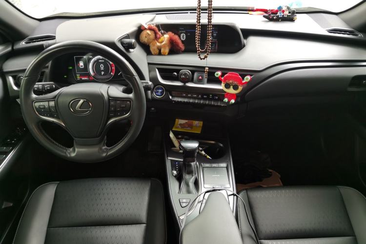 Used Lexus UX 2020 260h Explore & Adventure Edition Center Console