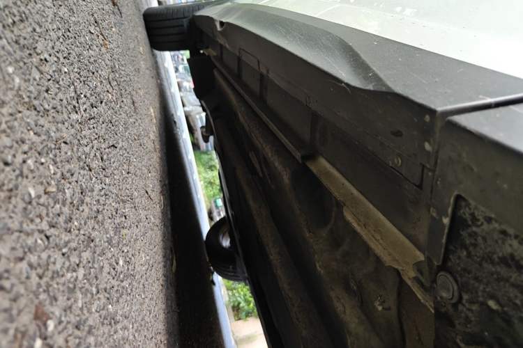 Used Lexus UX 2020 260h Explore-Cool Edition Chassis Front Right
