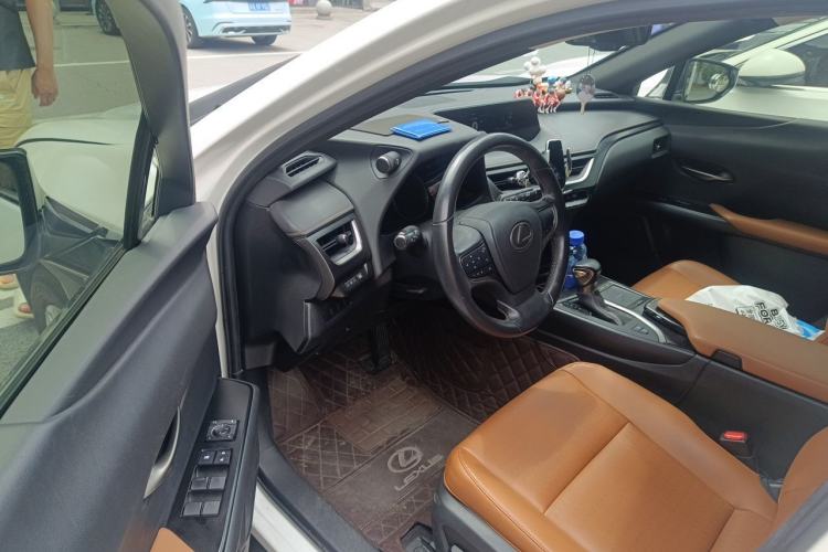 Used Lexus UX 2020 260h Explore-Cool Edition Driver Seat