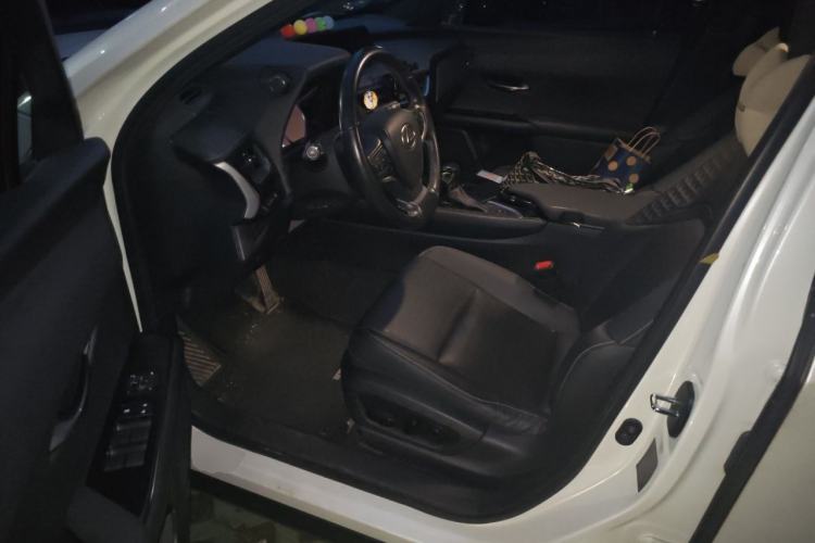 Used Lexus UX 2020 260h Explore & Adventure Edition Driver Seat
