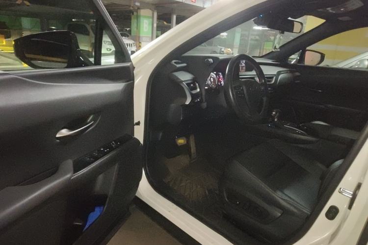 Used Lexus UX 2020 260h Explore & Adventure Edition Driver Seat