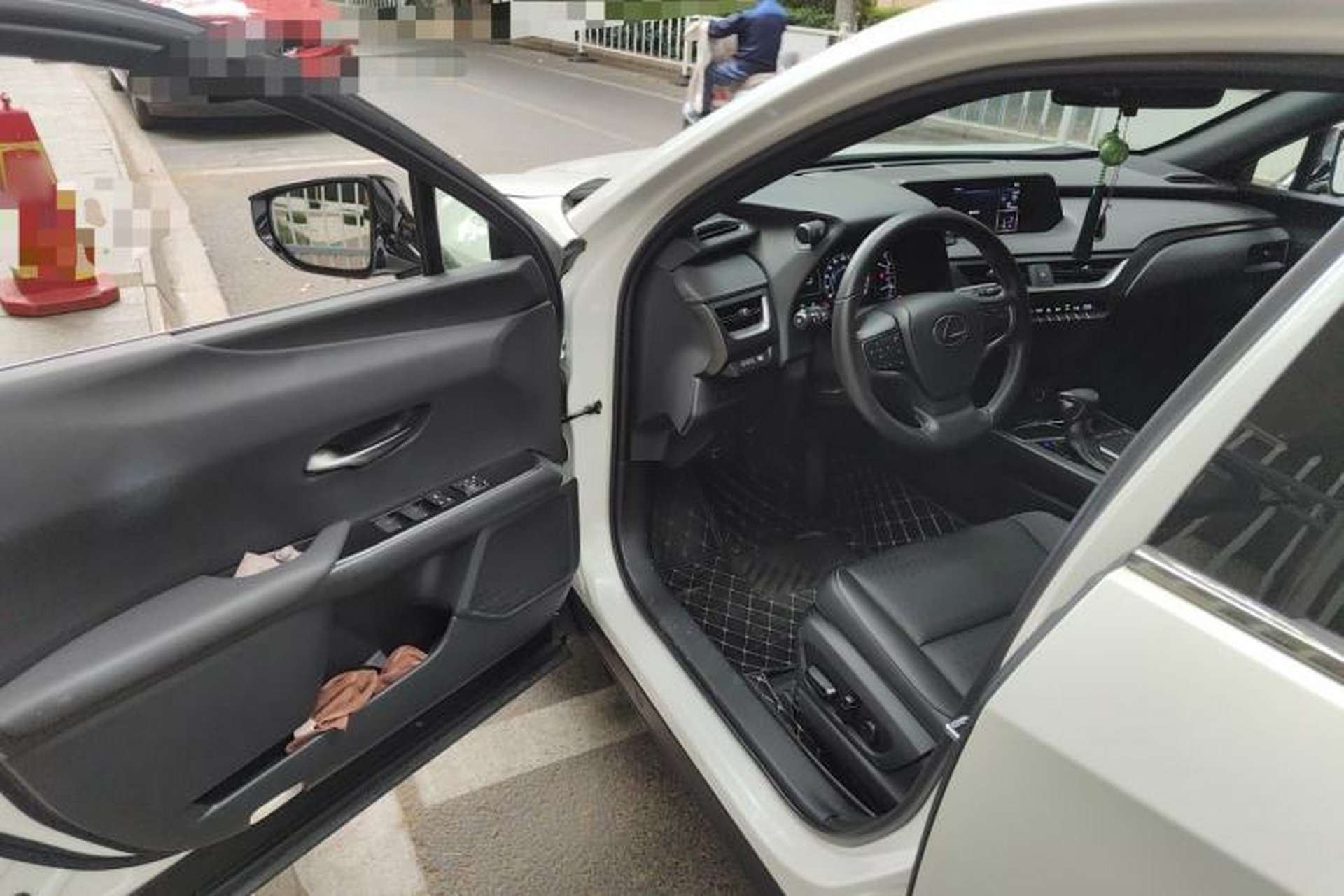 Used Lexus UX 2020 260h Explore & Adventure Edition Driver Seat