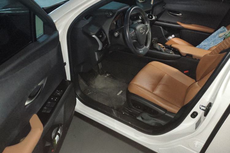 Used Lexus UX 2020 260h Explore & Adventure Edition Driver Seat