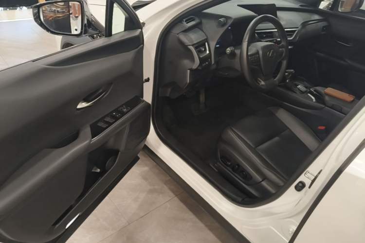 Used Lexus UX 2020 260h Explore & Adventure Edition Driver Seat