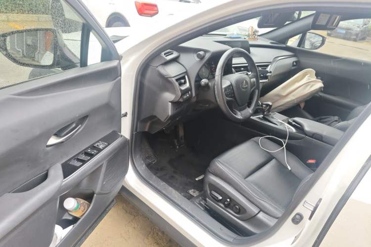 Used Lexus UX 2020 260h Explore & Adventure Edition Driver Seat