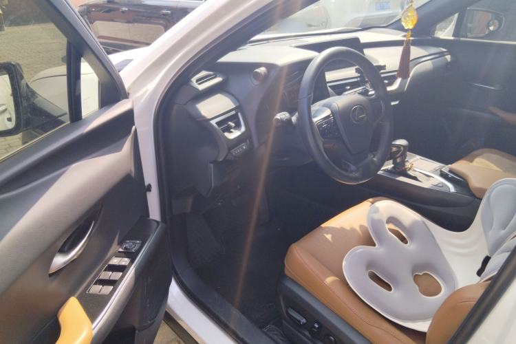 Used Lexus UX 2020 260h Explore-Cool Edition Driver Seat