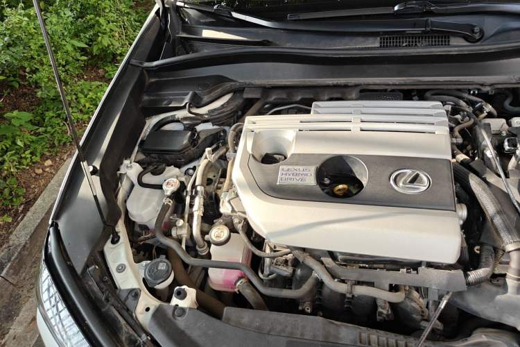 Used Lexus UX 2020 260h Explore-Cool Edition Engine Bay Right