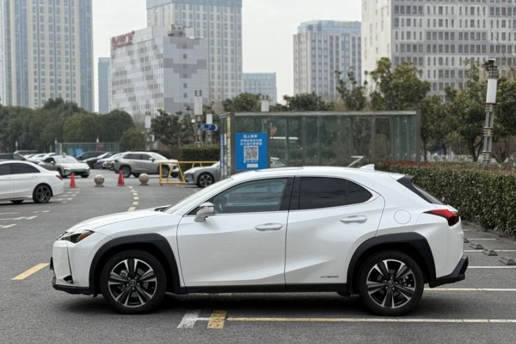 Used Lexus UX 2020 260h Explore & Enjoy Edition Exterior 3