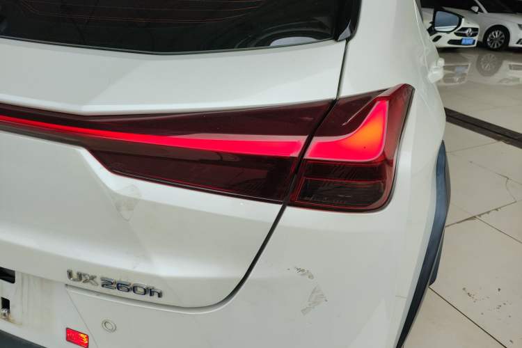 Used Lexus UX 2020 260h Explore & Adventure Edition Exterior 3