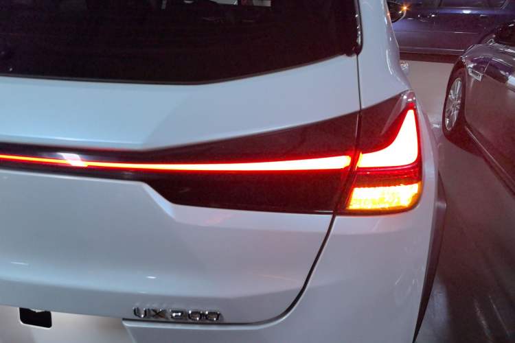 Used Lexus UX 2020 200 Special Edition Exterior 3
