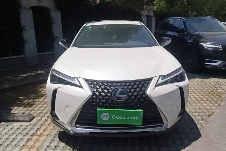 Used Lexus UX 2020 260h Explore & Enjoy Edition Front