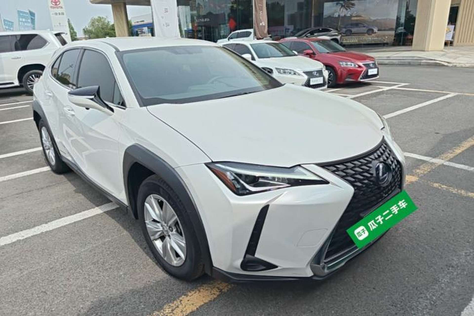Used Lexus UX 2020 260h Explore-Cool Edition Front Right 45 Deg