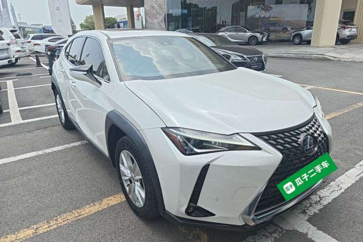 Used Lexus UX 2020 260h Explore & Adventure Edition Front Right 45 Deg