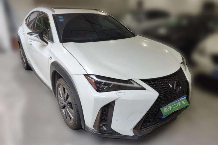 Used Lexus UX 2020 260h F SPORT All-Wheel-Drive Version Front Right 45 Deg